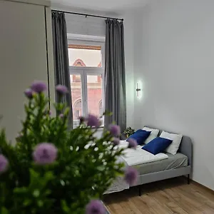 whale-urban-apartments.inbudapesthotels.com/